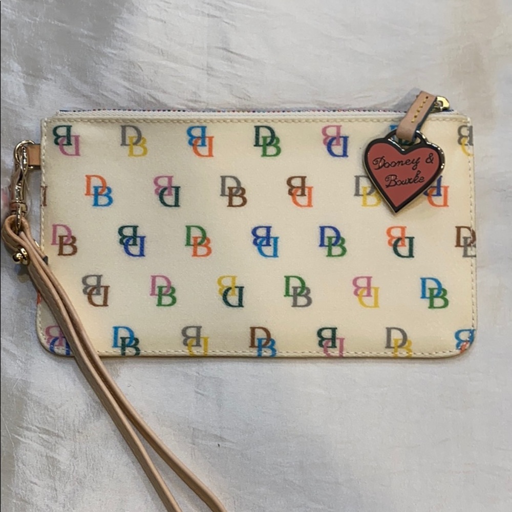 NWT Dooney & Bourke wristlet